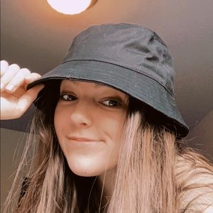 Meet your Posher, Hope